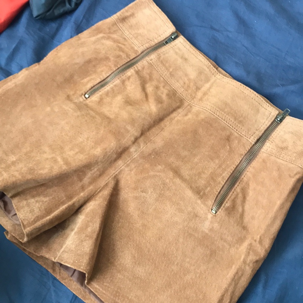 Lather high waist short pants